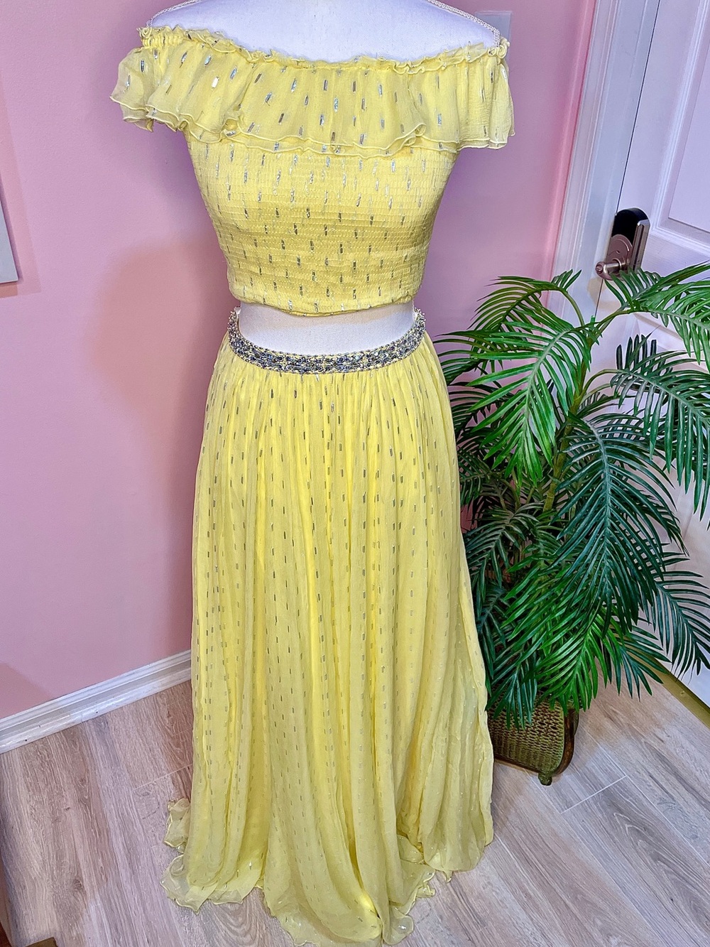 Sherri Hill two-piece ruffle top & Maxi skirt size 6